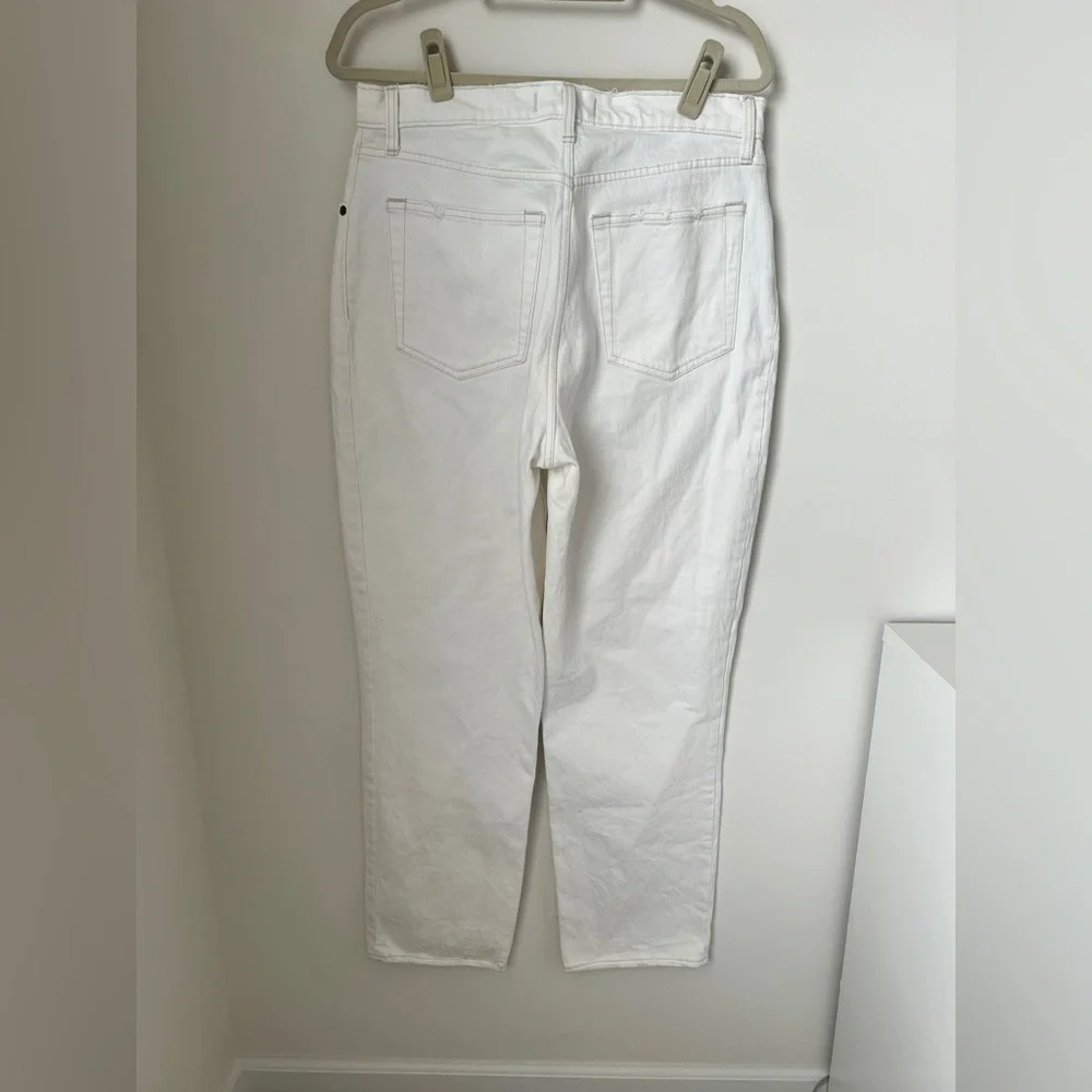 Abercrombie Curve Love ’90s Straight Ultra High Rise White Jeans Size 31/12R - Picture 2 of 4